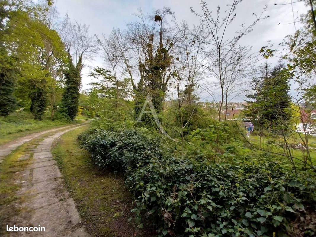 Terrain 1200 m² · à Mézy-sur-Seine · 1 200 m² · 195 000 €
