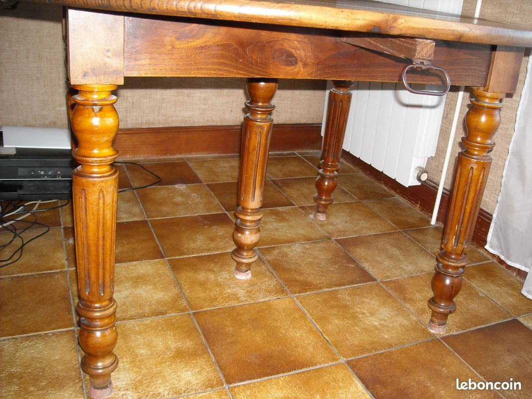 Table ovale châtaignier (image 3)