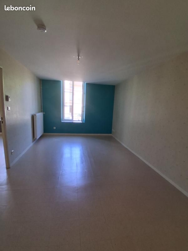 Appartement 2 pièces 53 m² · à Couches · 53 m² · 450 €