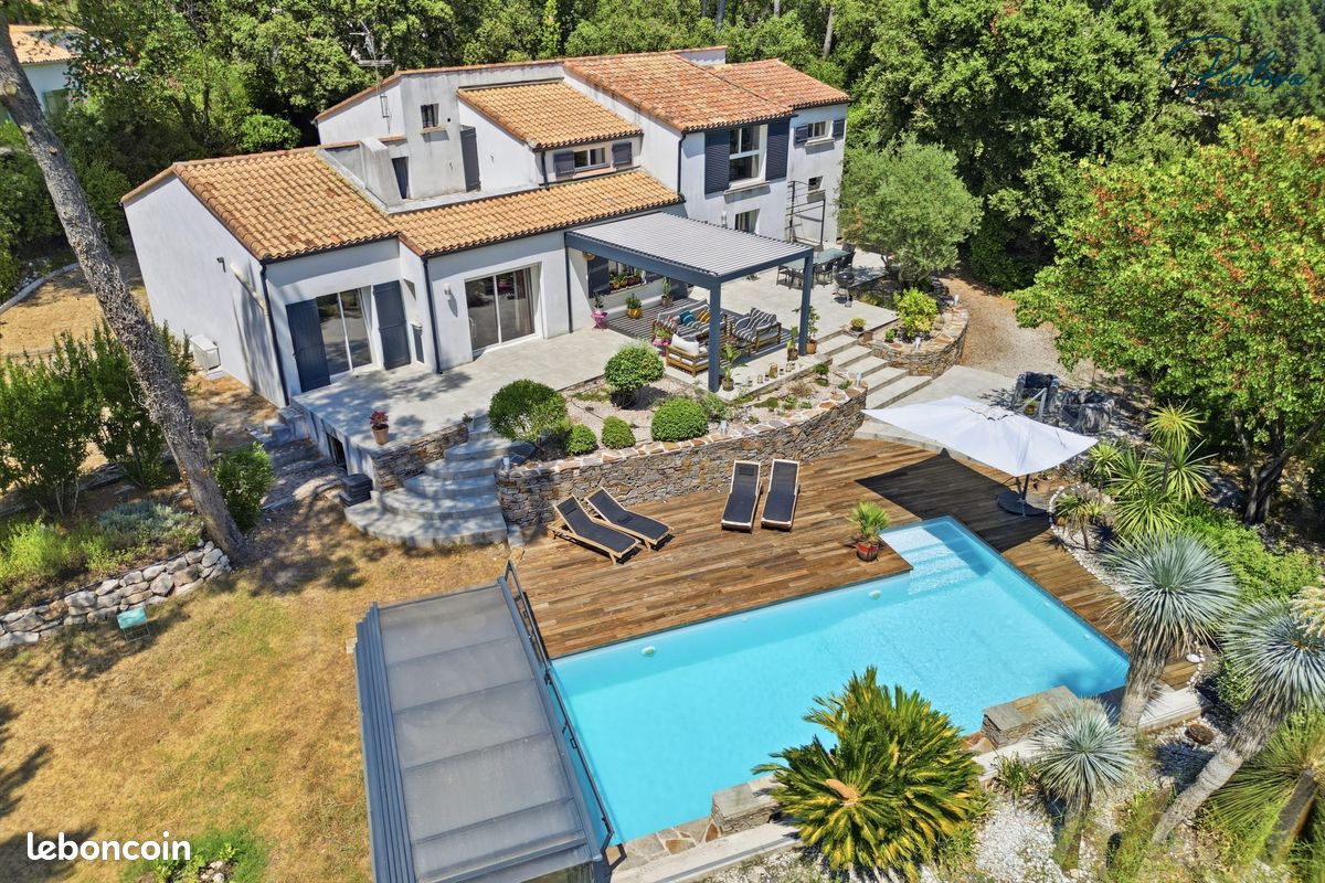 Maison 8 pièces 275 m² · à Saint-Clément-de-Rivière · 275 m² · 1 150 000 €