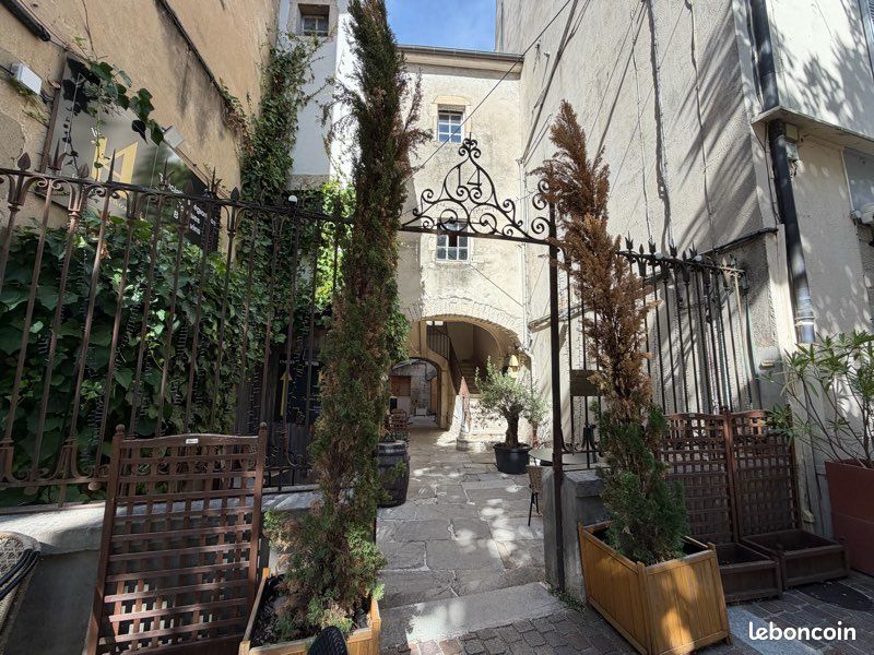 Appartement 3 pièces 80 m² · à Lons-le-Saunier · 79,7 m² · 110 000 €