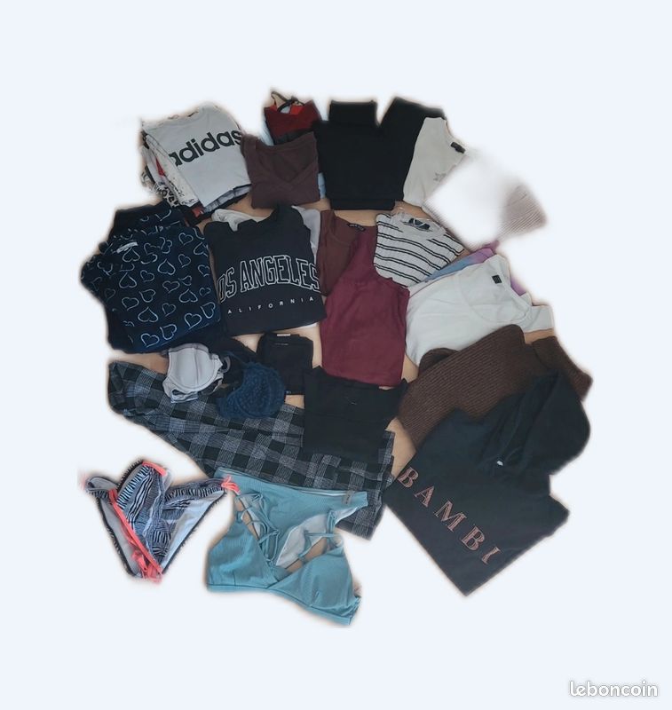 Lot Vetements taille S (image 1)