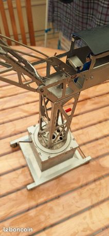 Grue JOUSTRA A tour sur roue GRISE Mécanique années 1960 avec sujet Réf