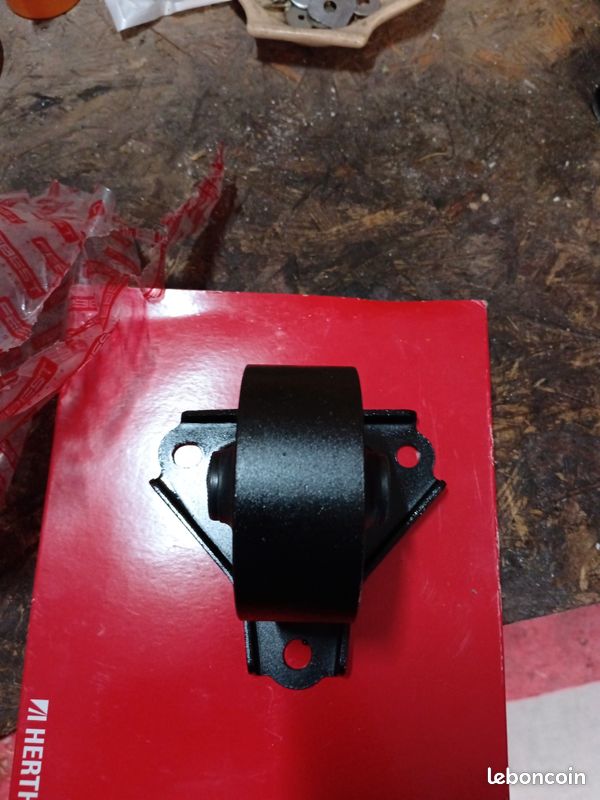 Support moteur Hyundai Tucson année 2004 (image 1)