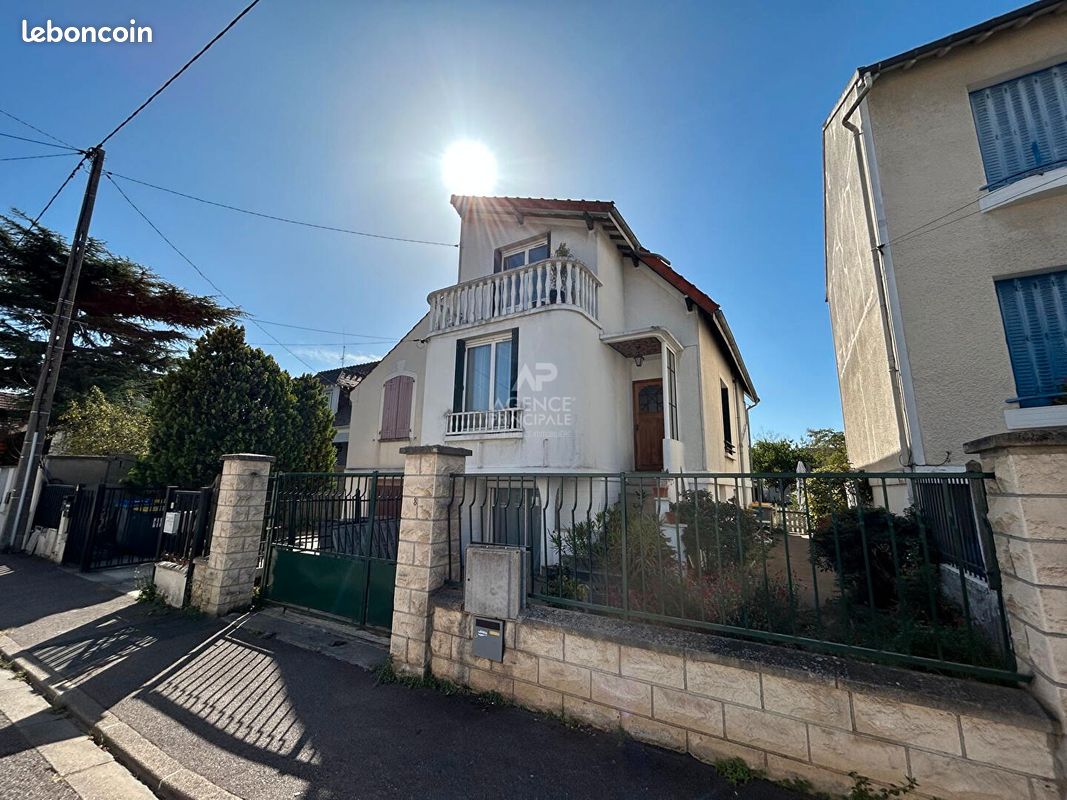 Maison 6 pièces 107 m² · à Poissy · 107 m² · 463 000 €