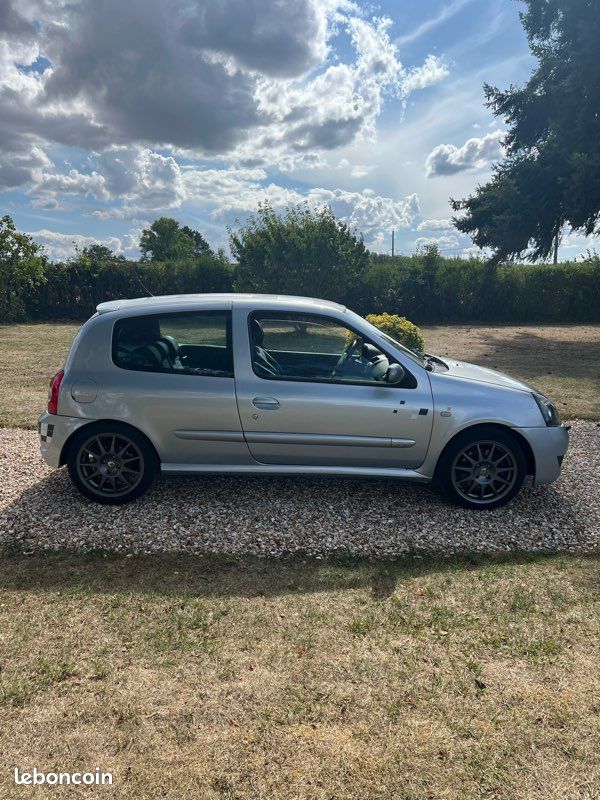 Renault Clio 2 RS 172 (image 4)
