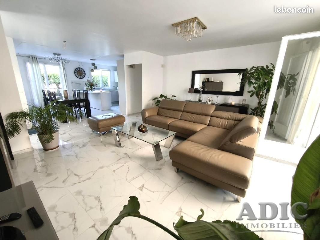 Maison 5 pièces 105 m² · à Othis · 105 m² · 362 000 €