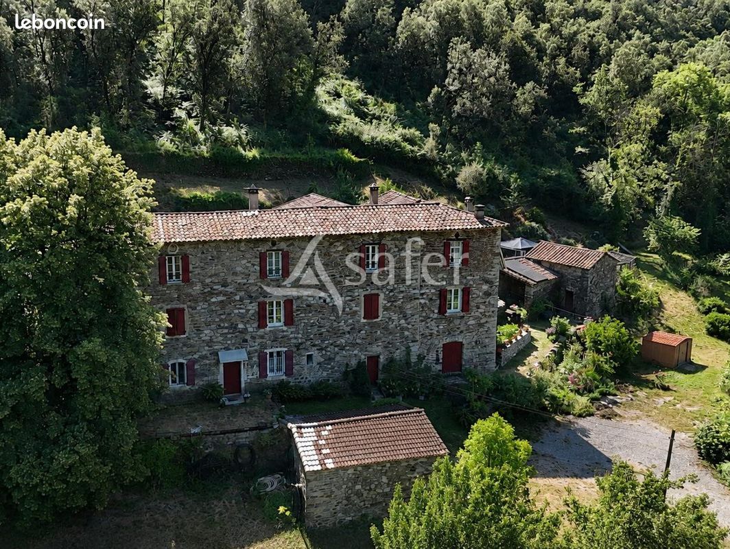 Maison 275 m² · à Saint-Jean-du-Gard · 275 m² · 490 000 €