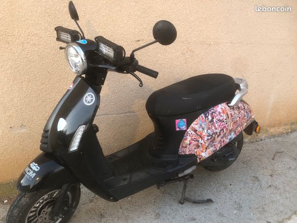 Yamaha Jog 50 R  Scooter Usada Preço € 1.400,00 - P36246 Motocastelo -  Andar de Moto