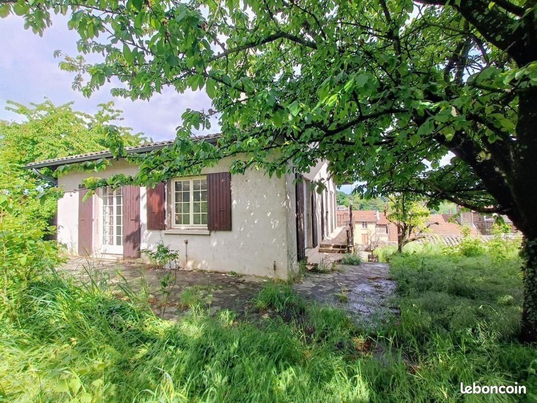 Maison 2 pièces 93 m² · à Roussillon · 93 m² · 95 000 €