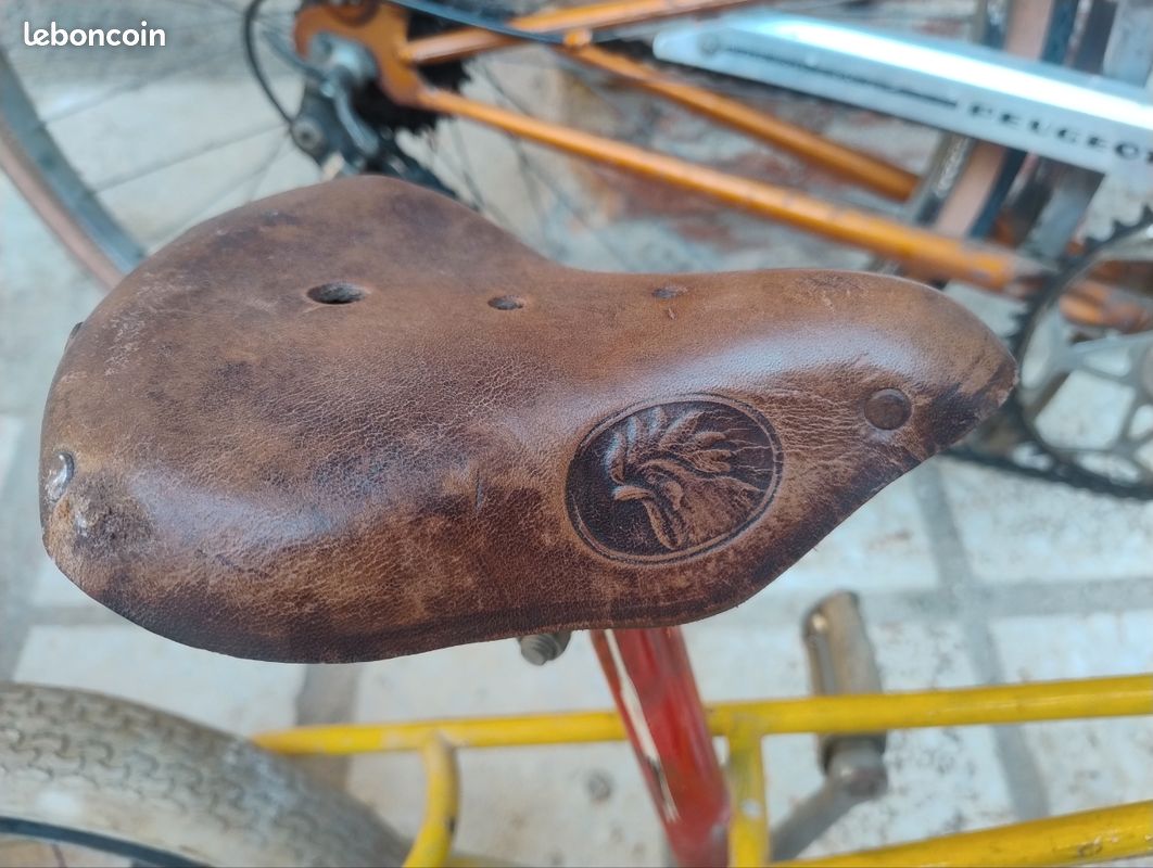 Selle De Vélo Ancienne En Cuir - Vintage - Pour Vélo Classique Ou Rétro