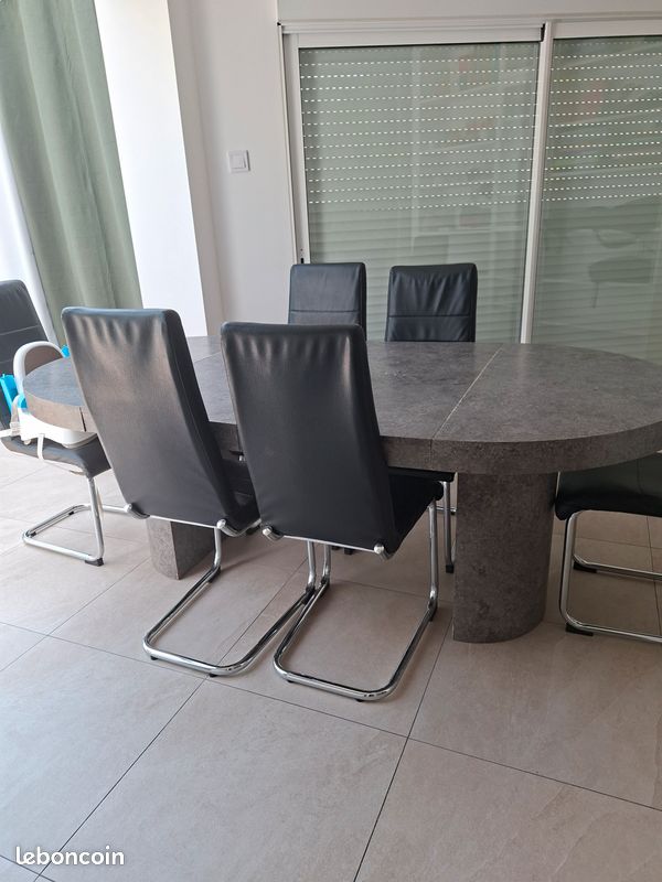 Table et chaises (image 2)