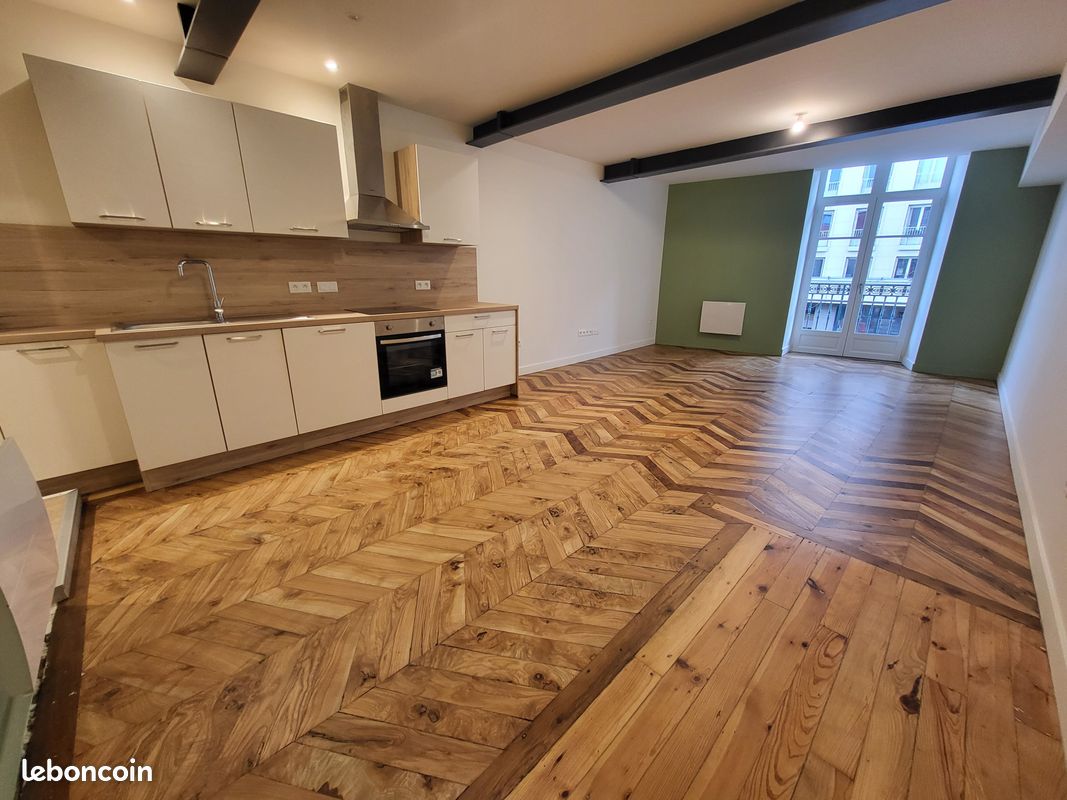 Appartement 1 pièce 43 m² · à Clermont-Ferrand · 43 m² · 550 €