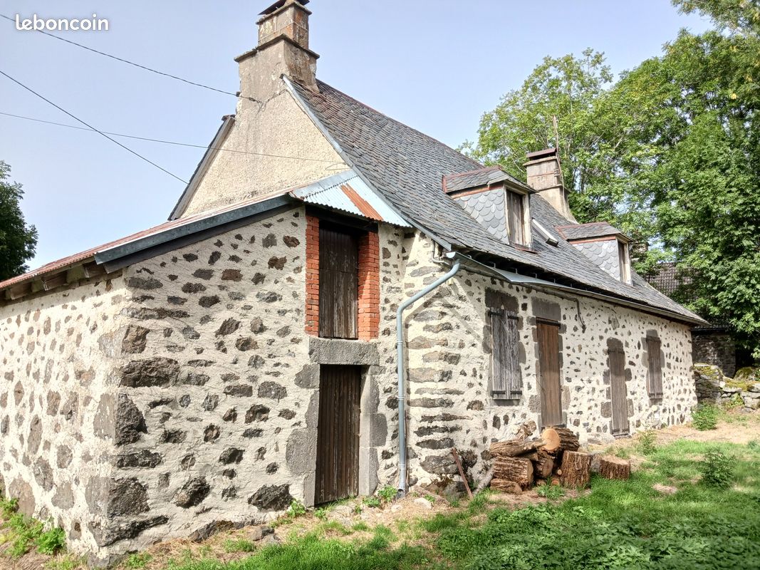 Maison 4 pièces 103 m² · à Saint-Bonnet-de-Salers · 103 m² · 102 600 €