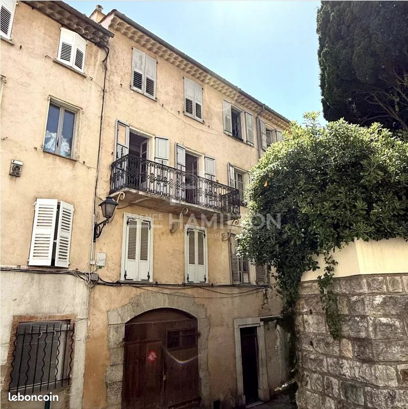 Appartement 3 pièces 69 m² · à Grasse · 69 m² · 110 000 €