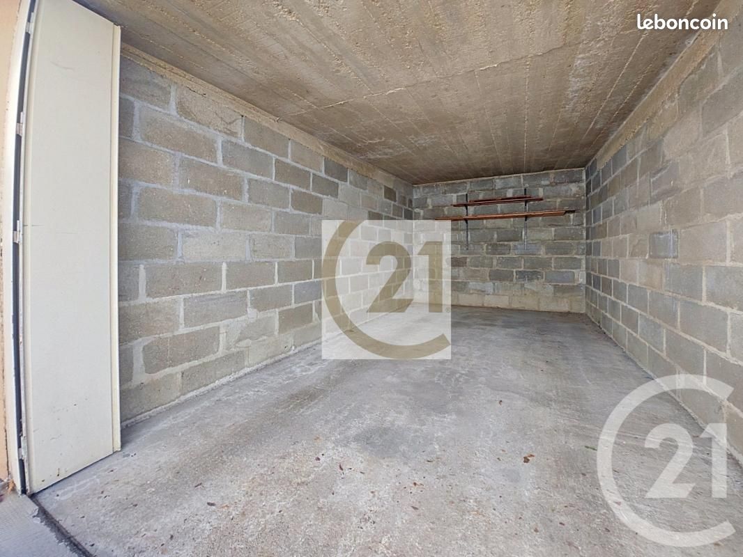 Parking 14 m² · à Ivry-sur-Seine · 14 m² · 23 000 €
