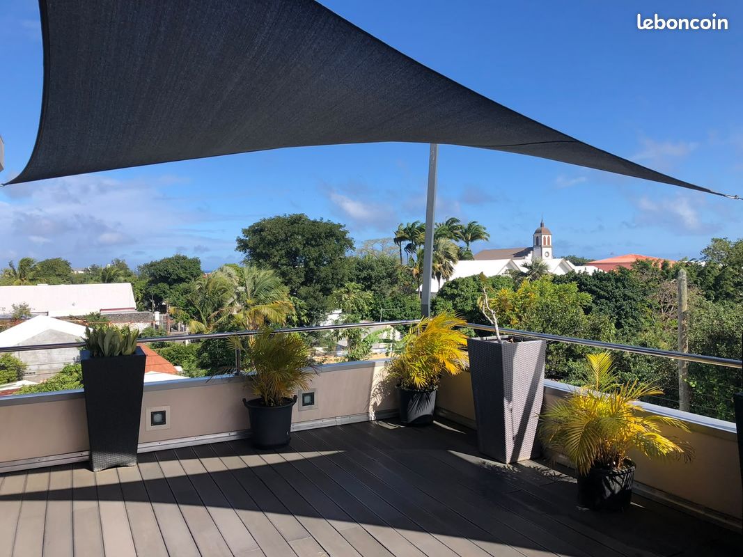 Maison 10 pièces 300 m² · à Saint-Louis · 300 m² · 749 000 €