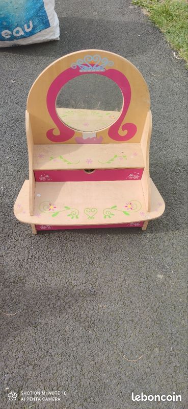 Coiffeuse en bois (image 1)