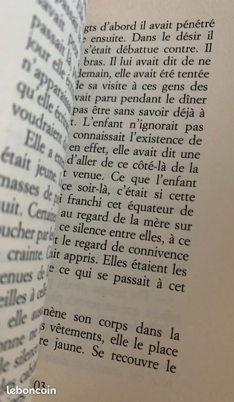 Les yeux bleus cheveux noirs (image 2)