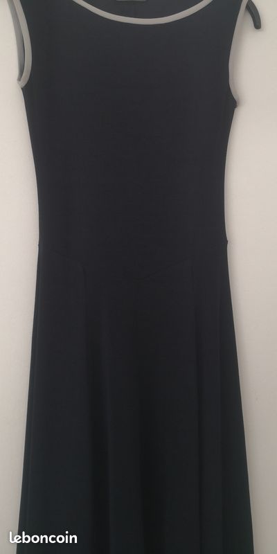 Robe bleu marine place Modèle unique taille