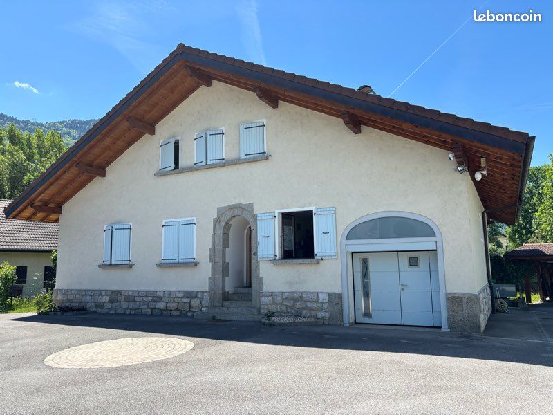 Maison 7 pièces 190 m² · à Cluses · 190 m² · 499 000 €