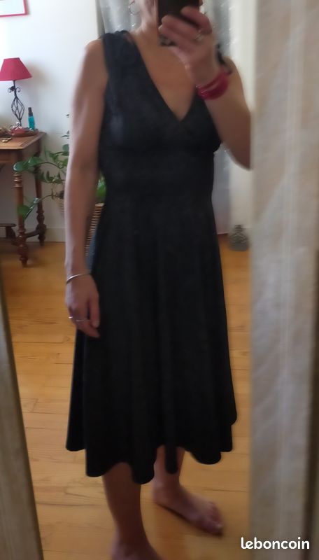 Jolie robe Hell Bunny argentée effet pailleté XS-S (image 3)