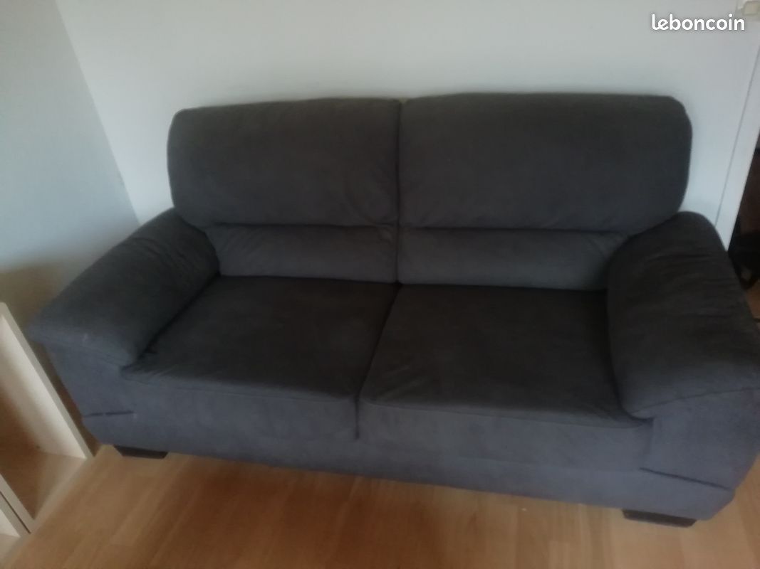 Canapé 3 places Milan couleur anthracite acheté en 2019 (image 1)