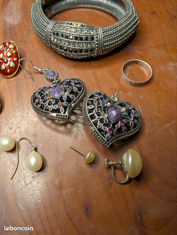 Lot de colliers vintage des années 90 Bijoux de fantaisie, artisanat à réutiliser recycler accessoires théâtre accessoires mode broches - Canada