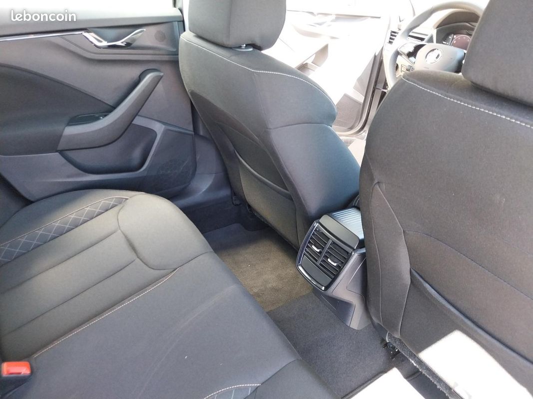 SKODA Kamiq 1.0 TSI Evo 110 ch BVM6 Business (image 16)