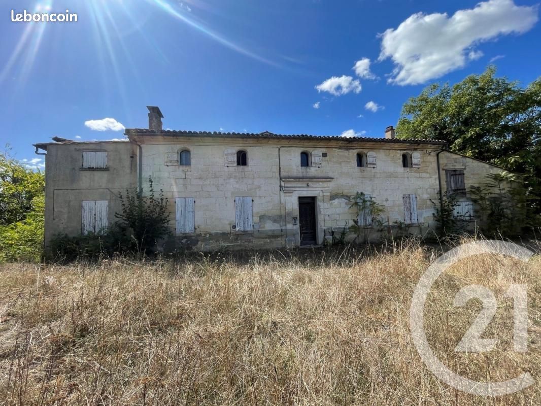 Maison 7 pièces 217 m² · à Saint-Denis-de-Pile · 217 m² · 129 800 €