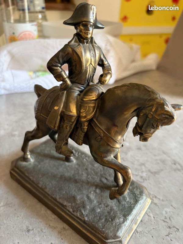 Napoléon a cheval (image 1)