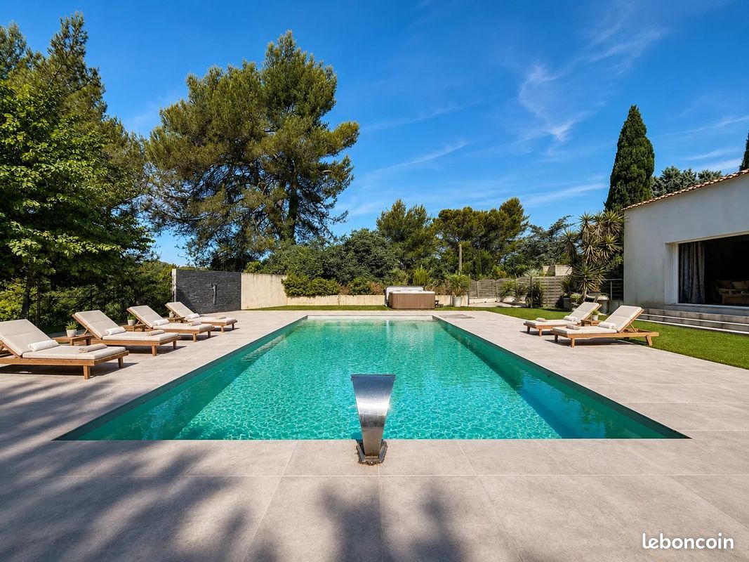 Maison 8 pièces 240 m² · à Aubagne · 240 m² · 950 000 €