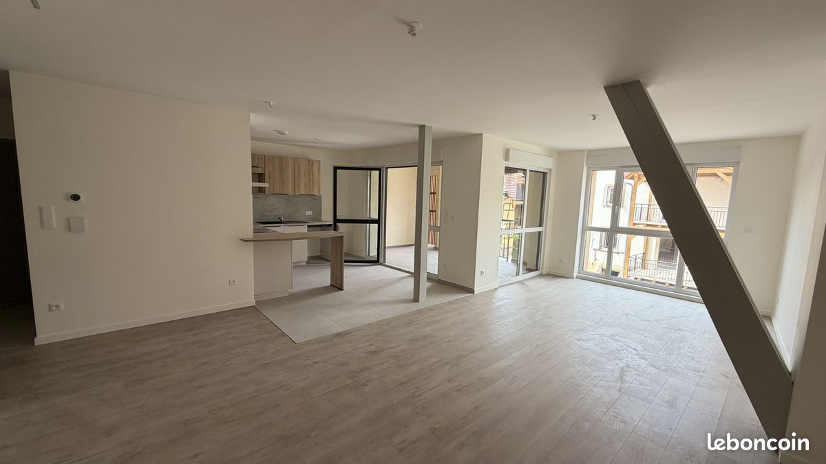 Appartement 3 pièces 100 m² · à Geispolsheim · 100 m² · 1 435 €/mois