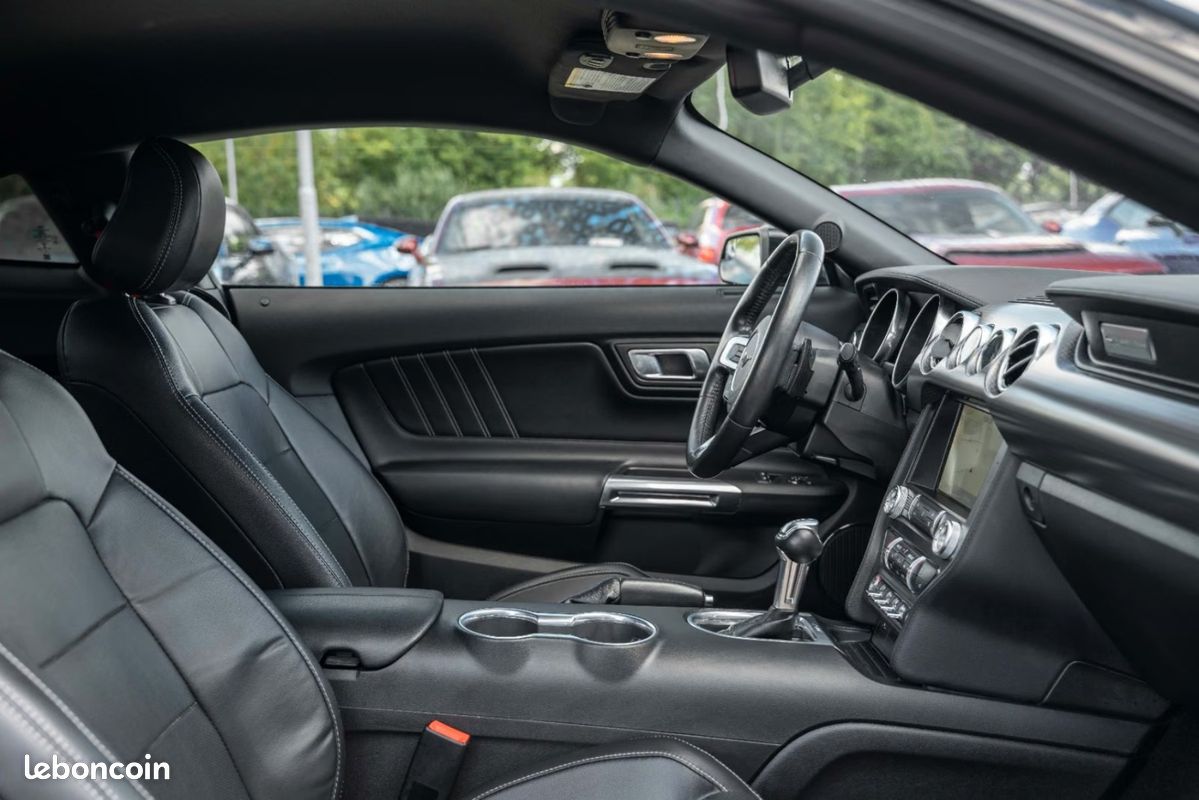 FORD Mustang GT 5.0 V8 450ch Coupé Performance | Launch Control • Différentiel autobloquant • Échappement actif (image 28)