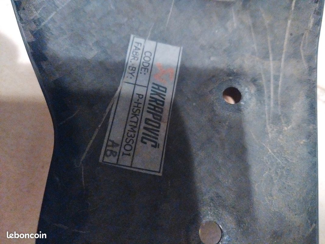 Protection carbone akrapovic Husqvarna (image 2)