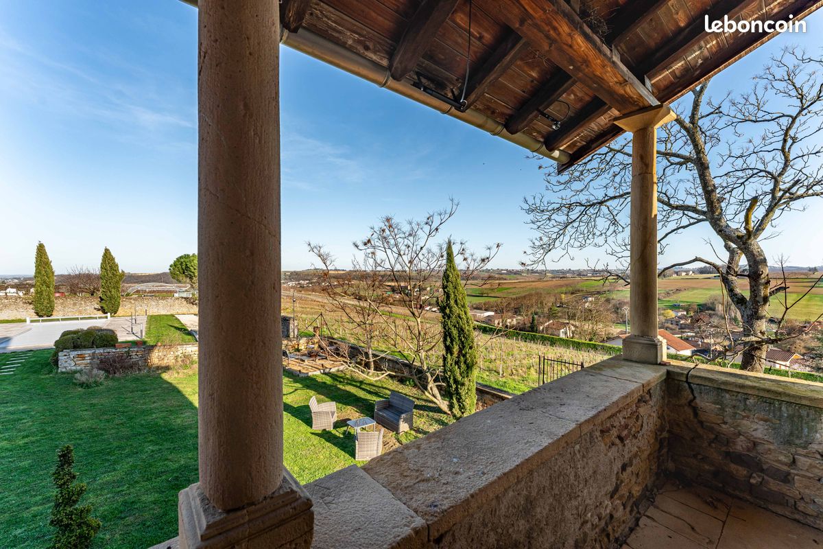Maison 12 pièces 430 m² · à Porte des Pierres Dorées · 430 m² · 1 490 000 €