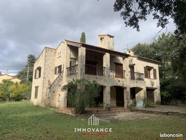 Maison 7 pièces 230 m²