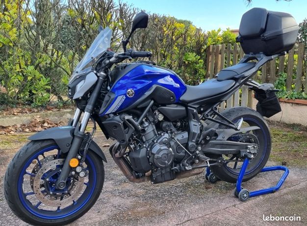 Moto YAMAHA MT-07 (47.5CV)/ CYAN STORM neuve