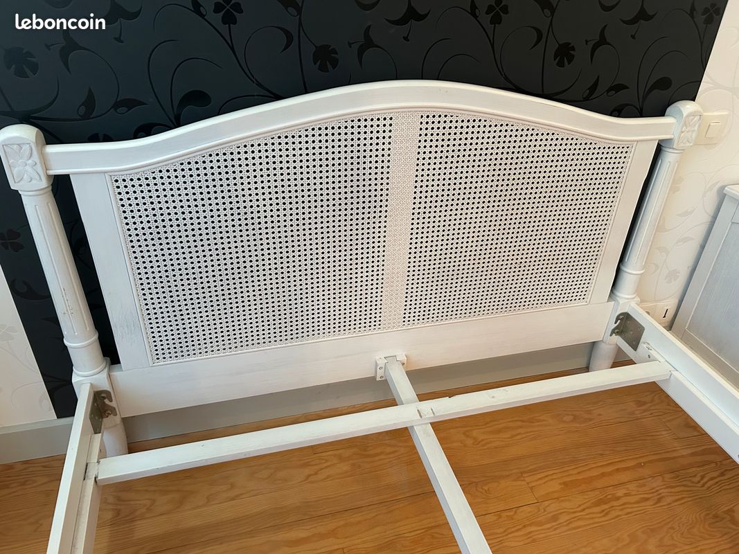 Réservé Ensemble lit sommier matelas tables de chevet (image 16)