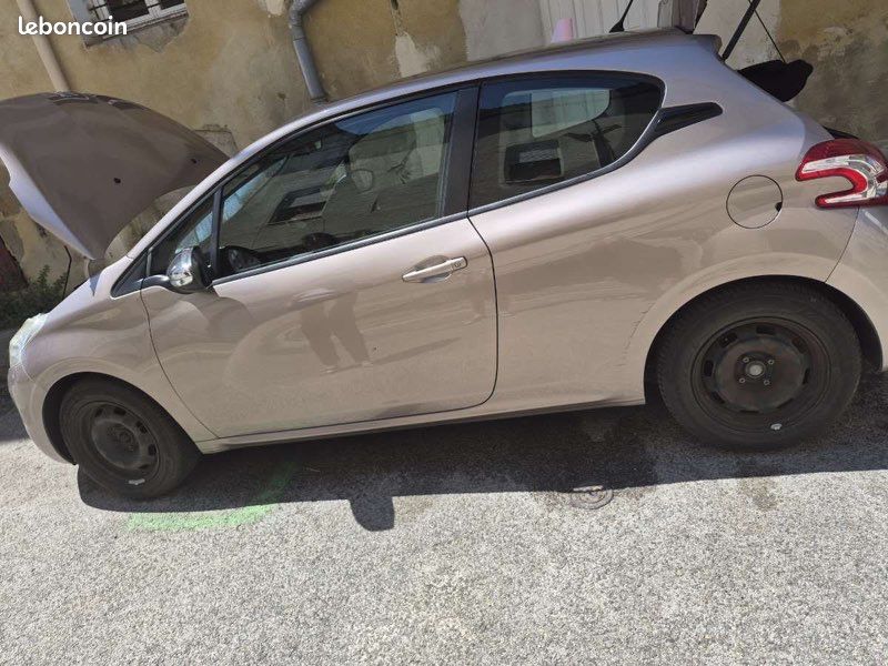 Peugeot 208 (image 3)