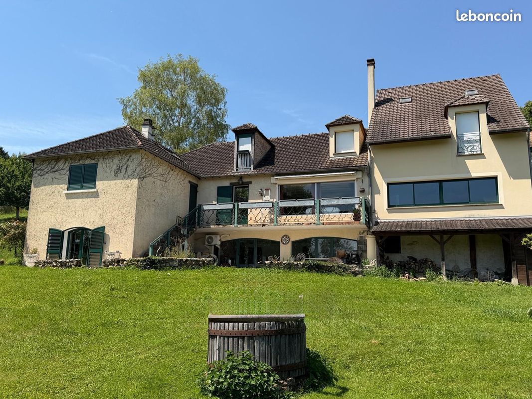 Maison 14 pièces 330 m² · à Sainte-Aulde · 330 m² · 410 000 €
