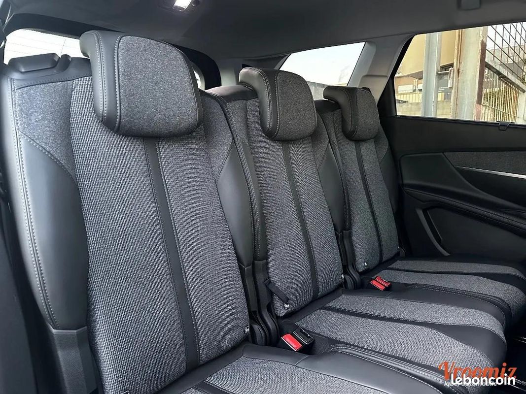 Peugeot 5008 1.2 PURETECH 130CH S&S ALLURE BVM6 (image 14)