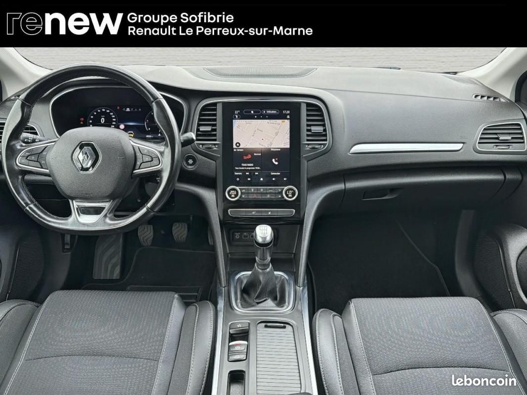 Renault Mégane IV BERLINE Blue dCi 115 - 20 Intens (image 8)