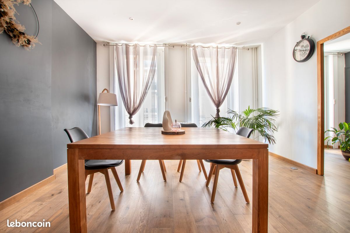 Appartement 4 pièces 97 m² · à Saint-Étienne · 97 m² · 835 €