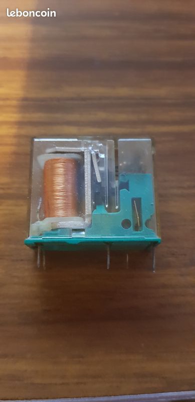 Relais électro mécanique FEME ou Carlo Gavazzi Serie MZ 26V 5A composant électronique (image 6)