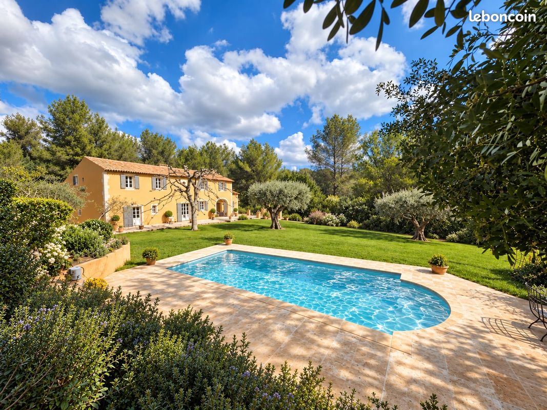 Maison 10 pièces 362 m² · à Aubagne · 362 m² · 1 290 000 €