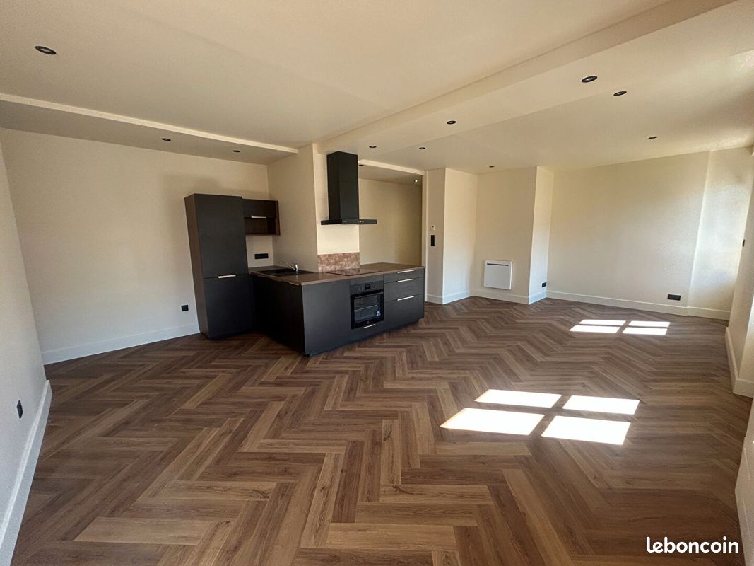 Appartement 3 pièces 81 m² · à Aix-les-Bains · 81 m² · 1 300 €/mois