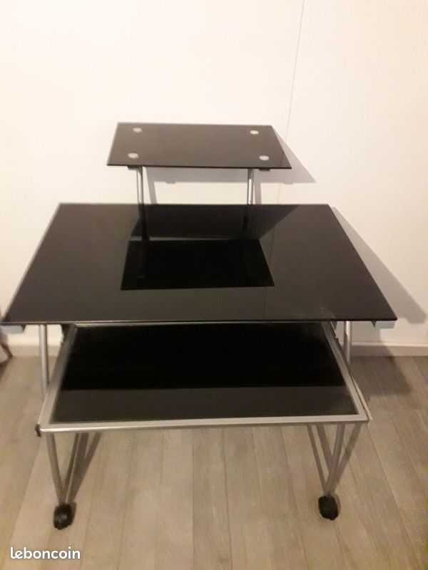 Bureau (image 1)