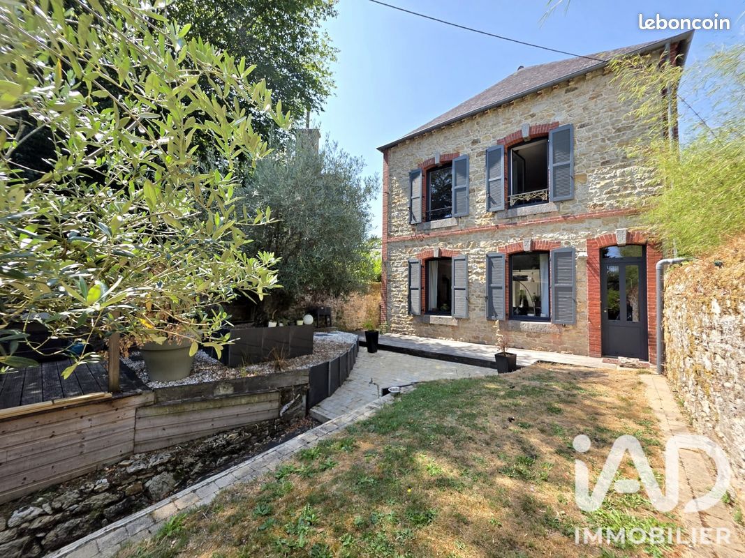 Maison 5 pièces 155 m² · à Guingamp · 155 m² · 323 000 €