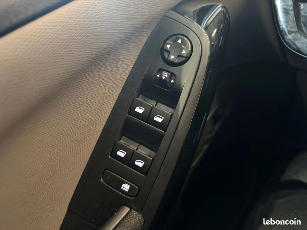 Citroën C4 SPACETOURER 1.6 BLUEHDI Feel (image 11)